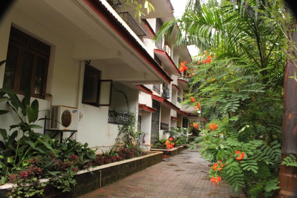 Diana Apartments Candolim Exterior photo